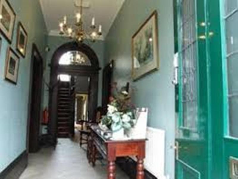 Ely House 3* Wolverhampton
